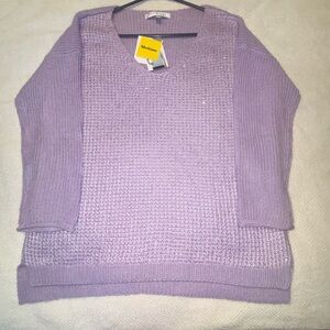 Light purple breezy knitted sweater by Ellen Tracey